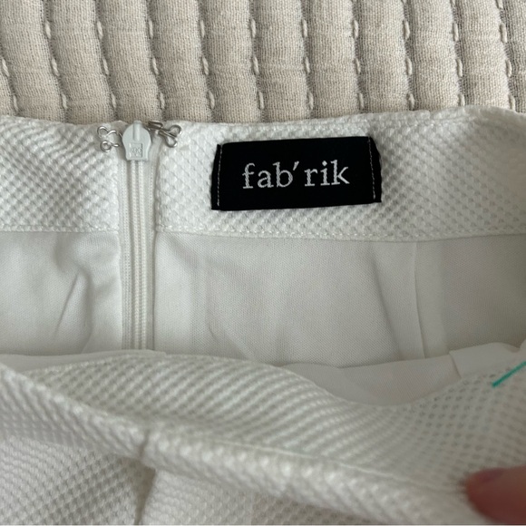 fab’rik white shorts - Picture 3 of 3
